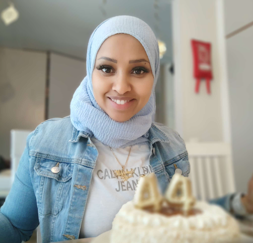 Mielenenergia ja Ahoo yhdistys sisältävät manifestoinnin, energiahoidot, tietoisuustyön, retriitit, meditaatiot, hyvinvointivalmennukset, henkisen kasvun, terveyden tukemisen, tapahtumat, yhteisöllisyyden, itsensä kehittämisen ja korkeamman värähtelyn aktivoimisen.